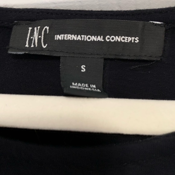 Black and white cold sleeve top. Size S. - Picture 3 of 4